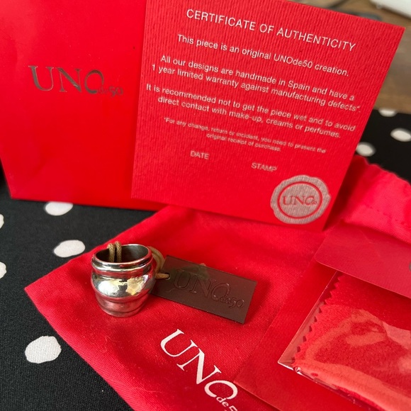 UNOde50 Silver Ring​ - Picture 2 of 4